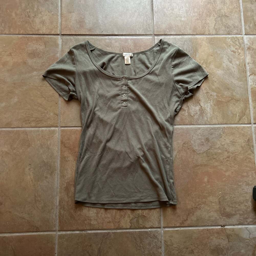 Hollister Slim Ribbed Short Sleeve Henley Top in Olive Green